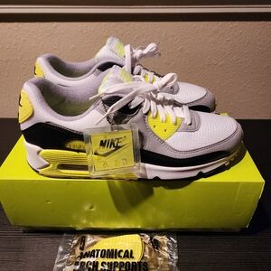 Nike Air Max 90 Volt